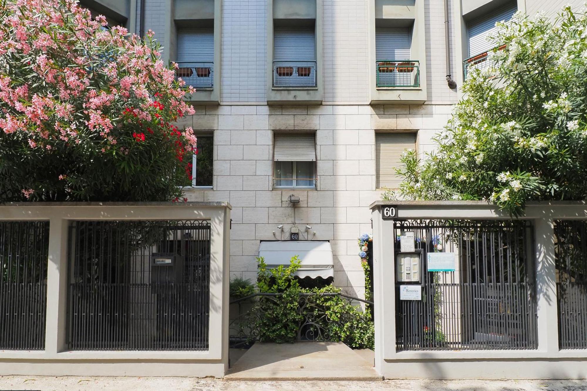 Elegant Moscova Apt Milano Esterno foto
